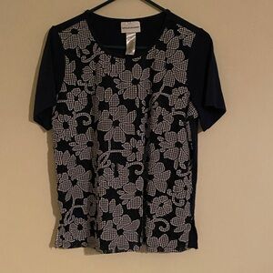 Alfred Dunner Navy and White Floral Short Sleeve Top w/gingham flower appliqués